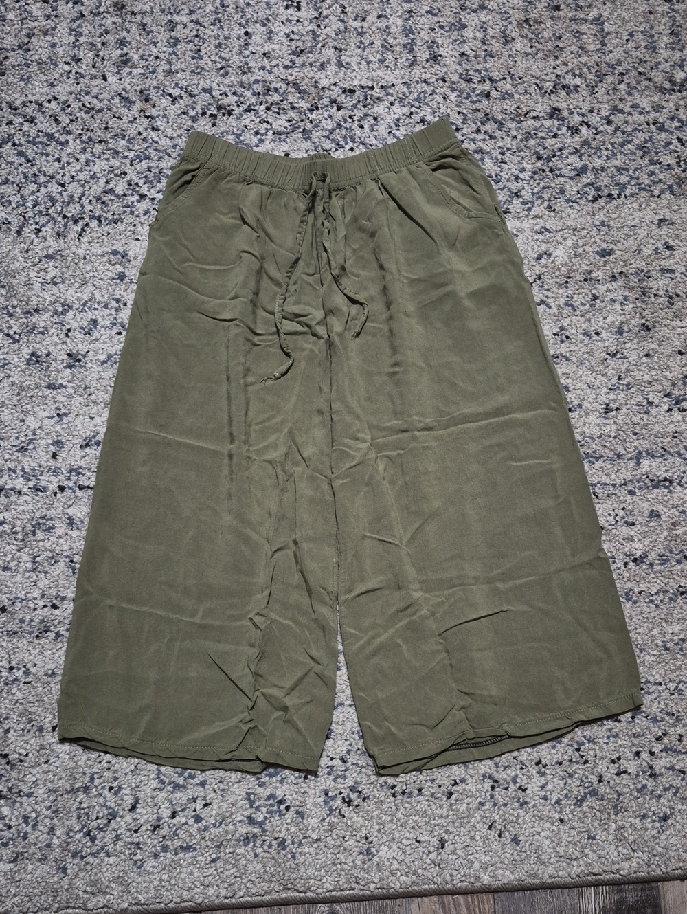 Source Unknown Olive Wide-Leg Women's Pants